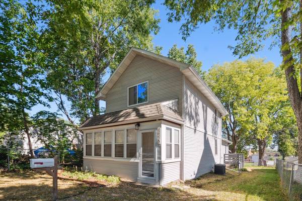 2520 4th ST, Minneapolis, MN 55411