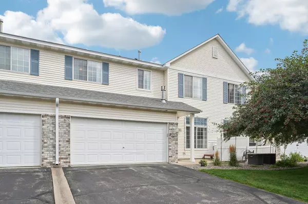 2038 Mockingbird AVE,  Shakopee,  MN 55379