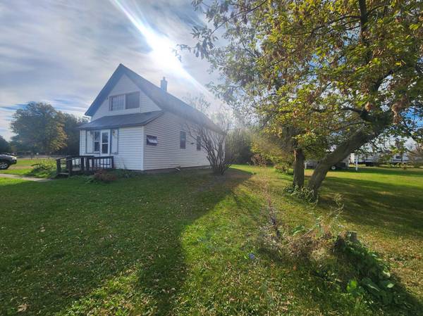 220 Mildred AVE, Almena, WI 54805