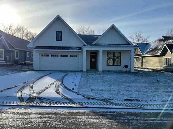 25375 Park LN, Excelsior, MN 55331