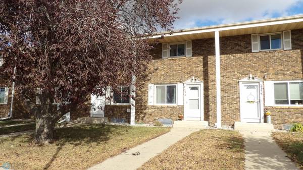 2357 20 1/2 AVE S, Fargo, ND 58103