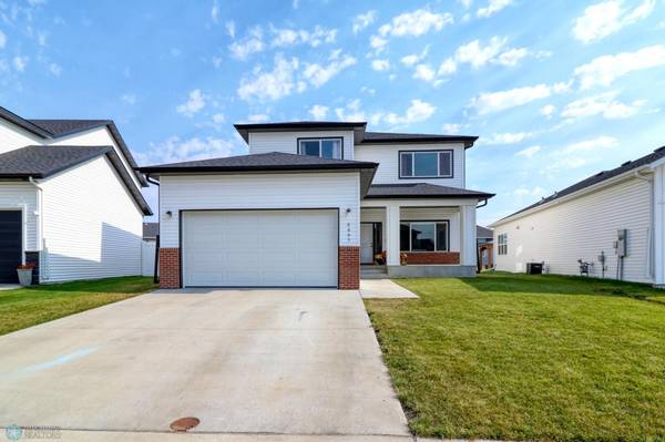 5497 11th ST W, West Fargo, ND 58078