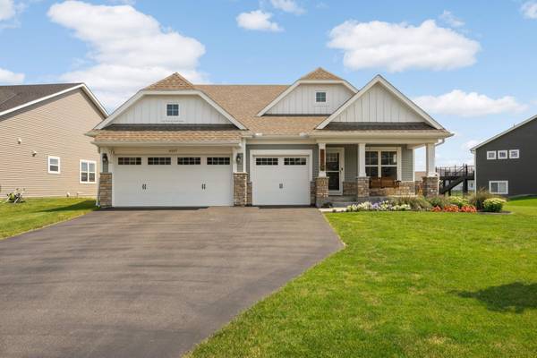 2027 Diamond LN, Lino Lakes, MN 55038