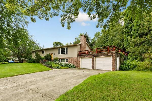 200 Half Moon RD, Wells, MN 56097