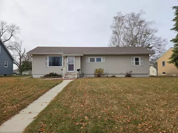 904 15th ST S,  Benson,  MN 56215