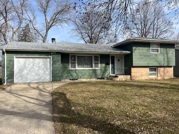 406 Kathryn AVE, Marshall, MN 56258