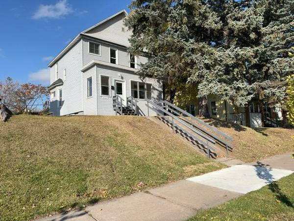 2527 1st ST, Duluth, MN 55806