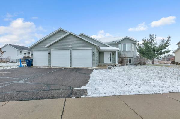 1607 Oakes DR, Saint Cloud, MN 56303