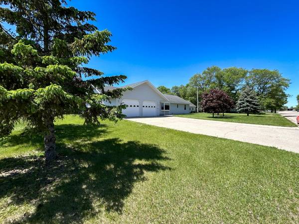 101 6th ST NW, Perham, MN 56573