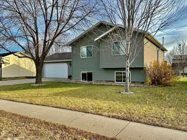 225 Rainbow DR, Marshall, MN 56258