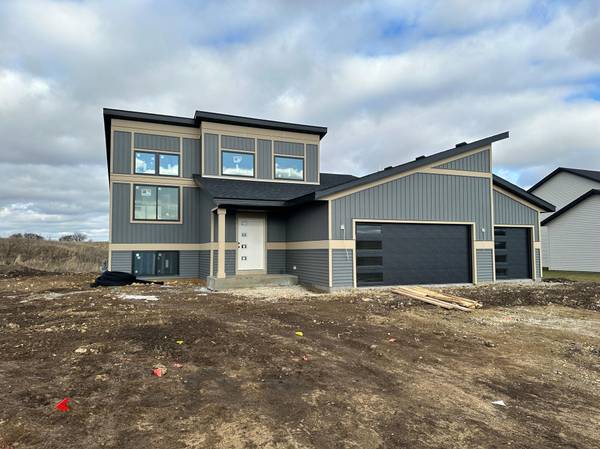 2210 Elk Run DR SE, Pine Island, MN 55963