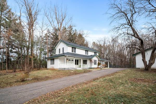 458 Linden AVE, Long Lake, MN 55356