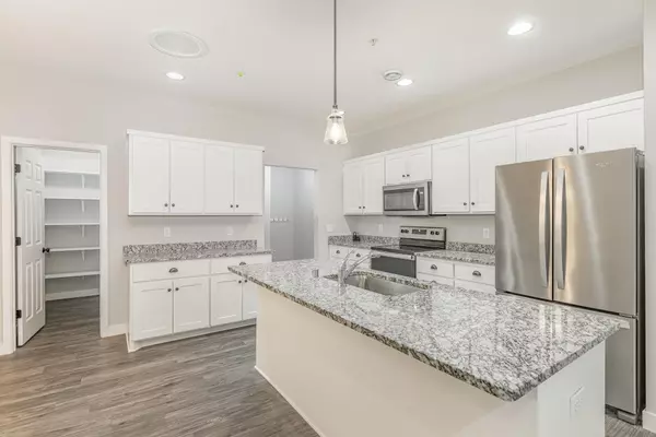 7369 Kalland CIR NE, Albertville, MN 55301