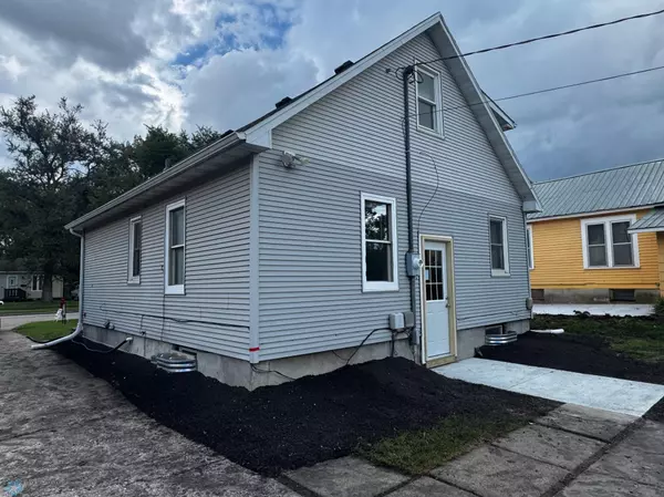 Fargo, ND 58102,326 20th ST N