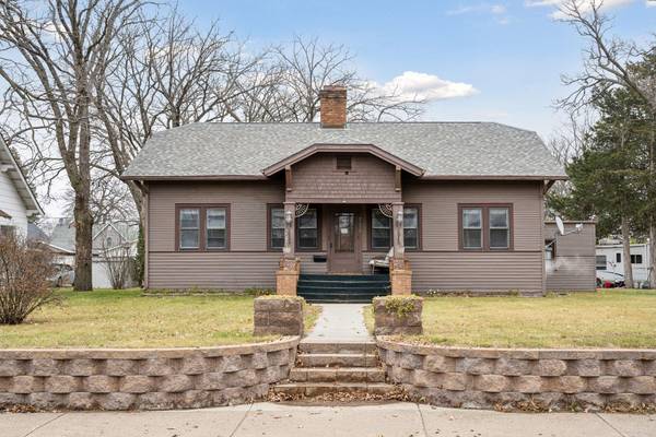 725 1st ST SE, Little Falls, MN 56345