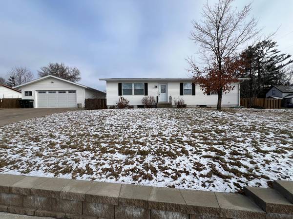 400 9th ST NE, Little Falls, MN 56345