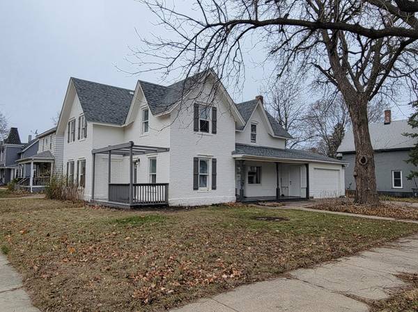 504 1st ST NW, Faribault, MN 55021