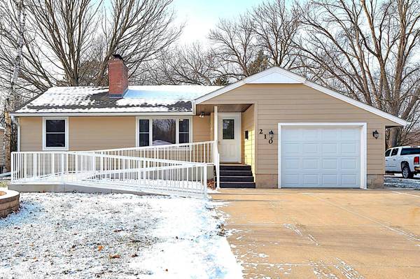 210 9th AVE SE, Faribault, MN 55021