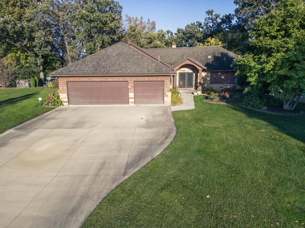 1516 Bay Oaks DR, Albert Lea, MN 56007