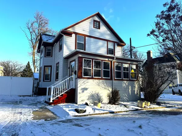 810 4th ST S,  Fargo,  ND 58103