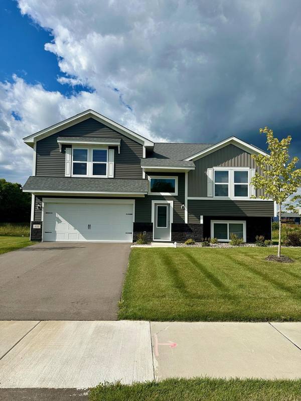 610 Irwin CIR, Annandale, MN 55302