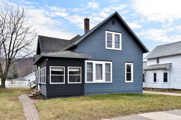 1051 King ST, Winona, MN 55987