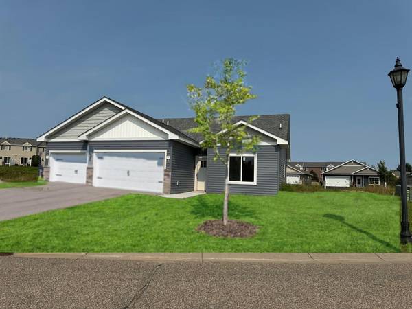 4905 Evergreen DR N, Hugo, MN 55038