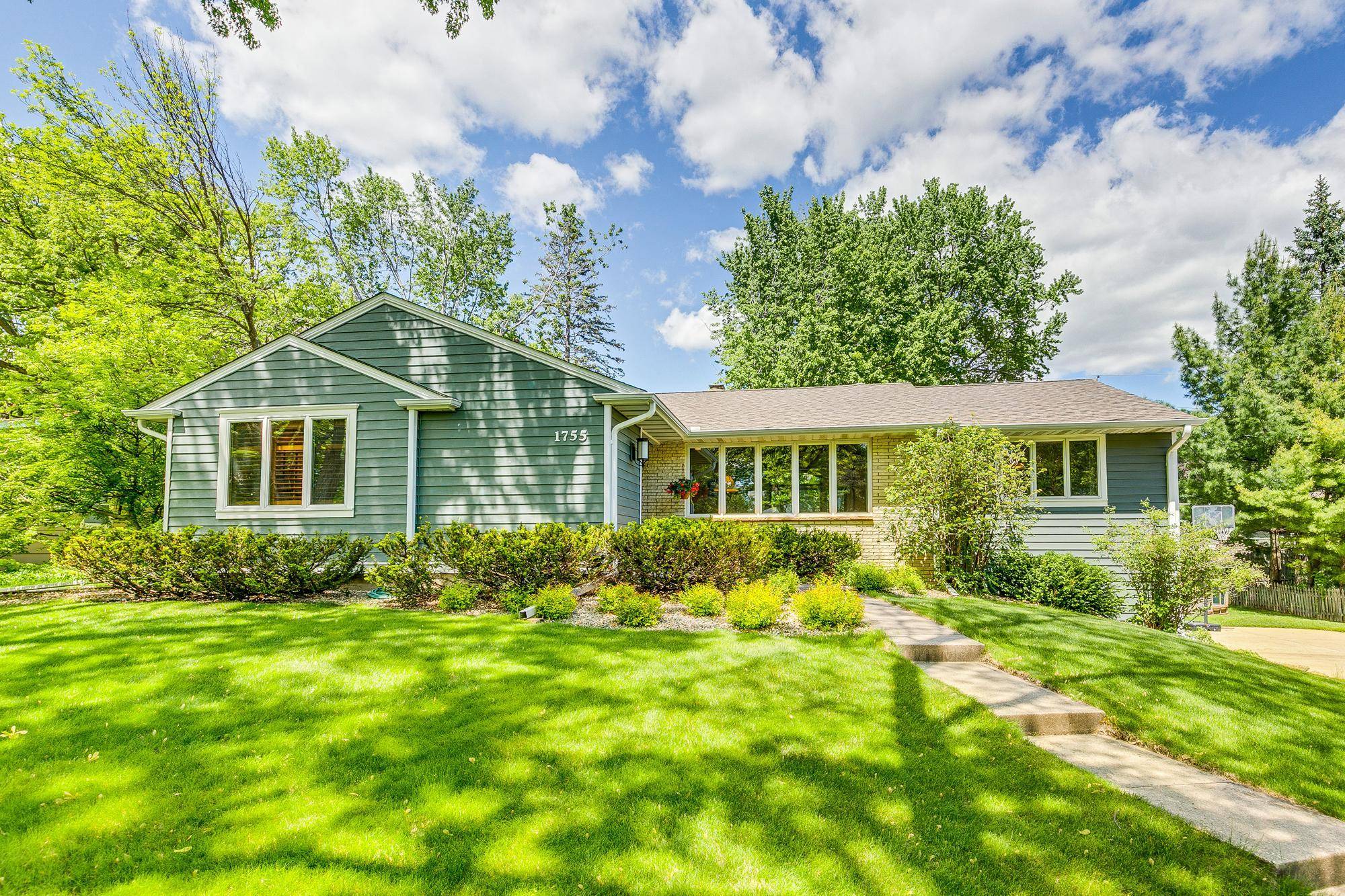 1755 Glenview AVE, Arden Hills, MN 55112