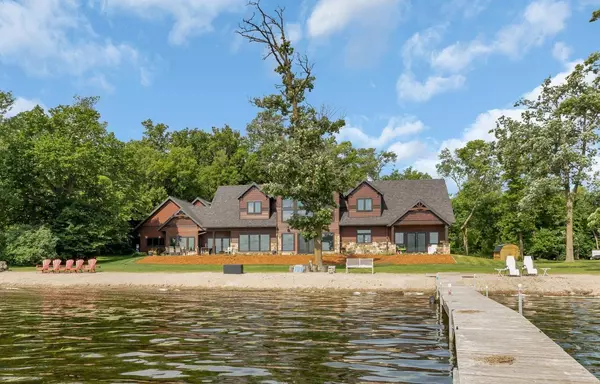 46376 Jungle Shore TRL, Perham, MN 56573