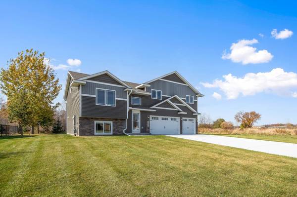 20 Dickens ST, Rush City, MN 55069