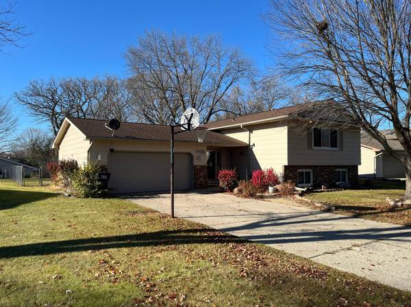 1813 Bayview DR, Albert Lea, MN 56007