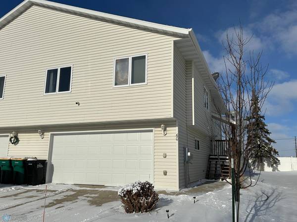 60 Pinewood BLVD, West Fargo, ND 58078