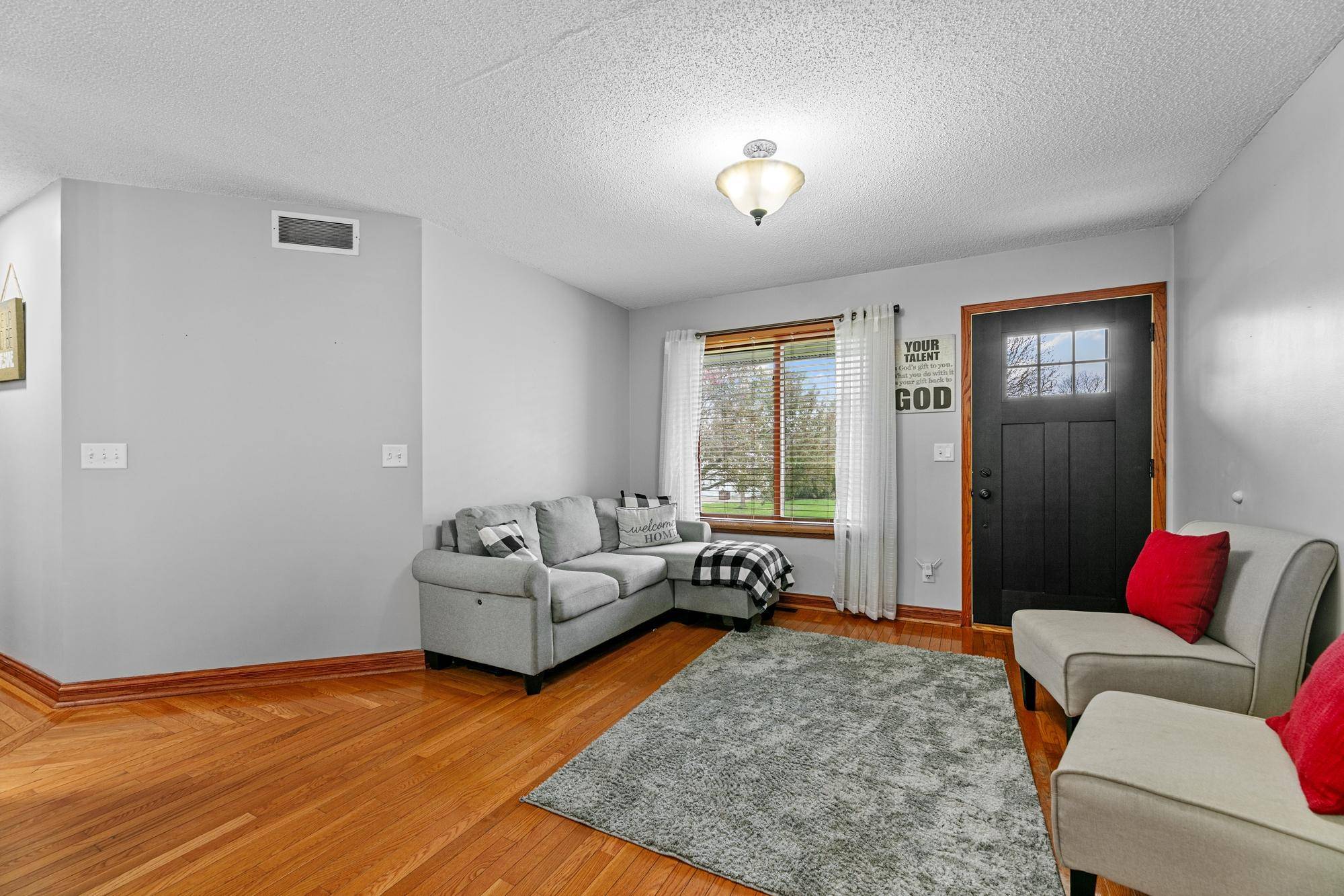 Faribault, MN 55021,410 Littleford LN