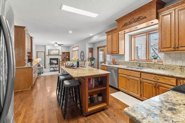 Saint Paul, MN 55124,14133 Flagstone TRL
