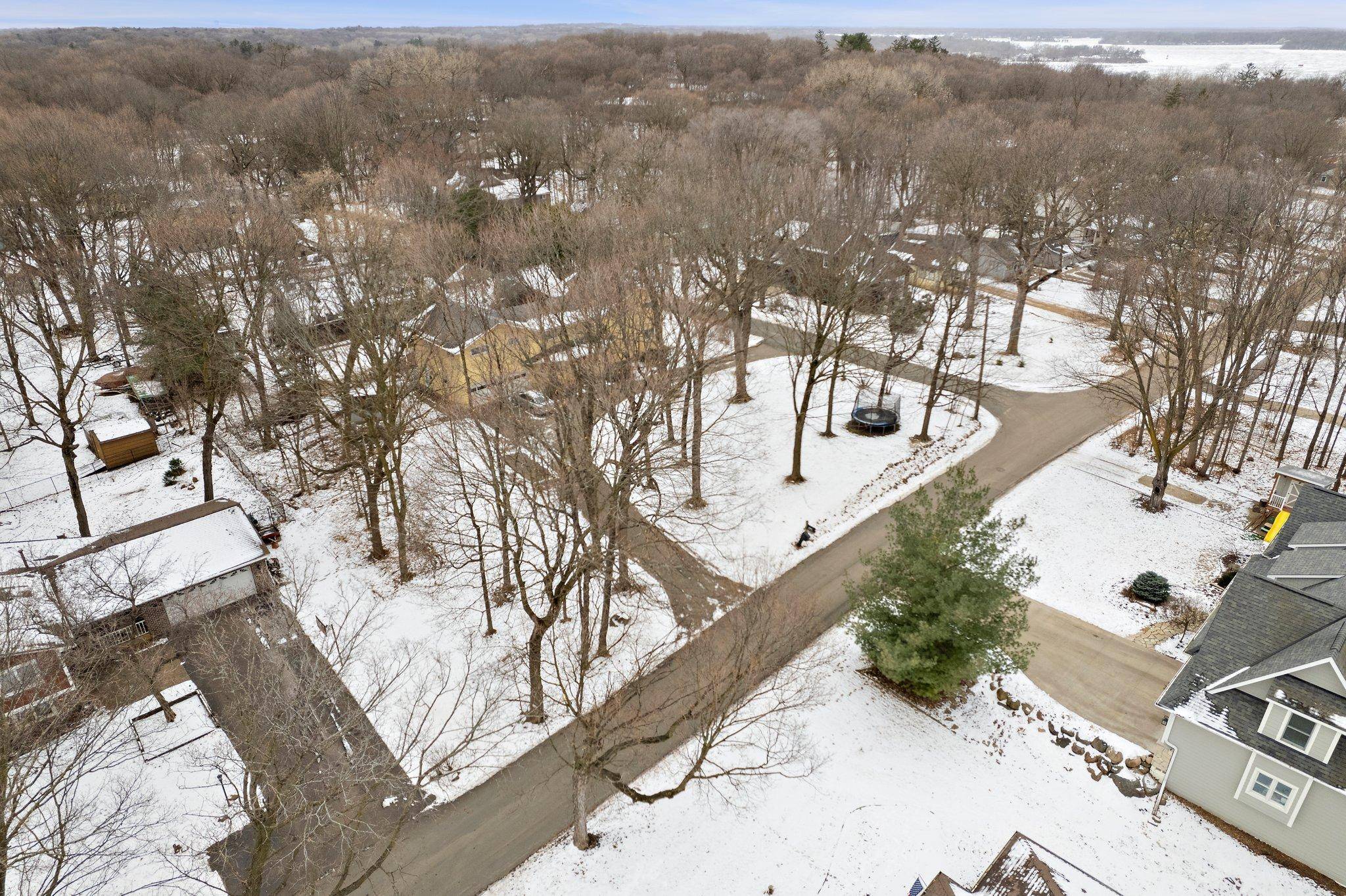 Wayzata, MN 55391,18875 Lake AVE