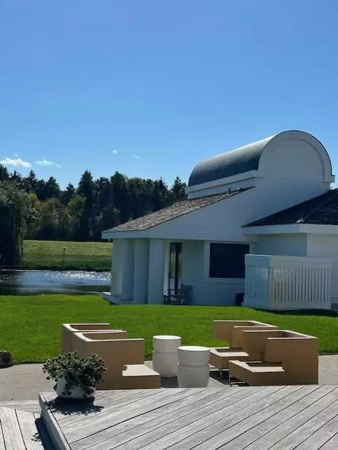 Wayzata, MN 55391,1545 Hunter DR