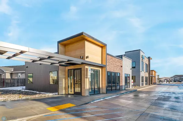 5135 44th ST S, Fargo, ND 58104