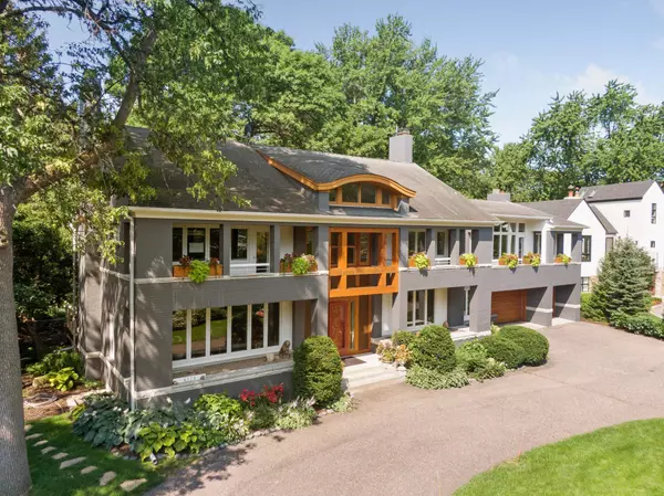 4728 W Lake Harriet Pkwy, Minneapolis, MN 55410