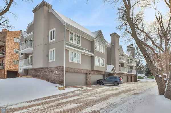 434 6th AVE S,  Fargo,  ND 58103