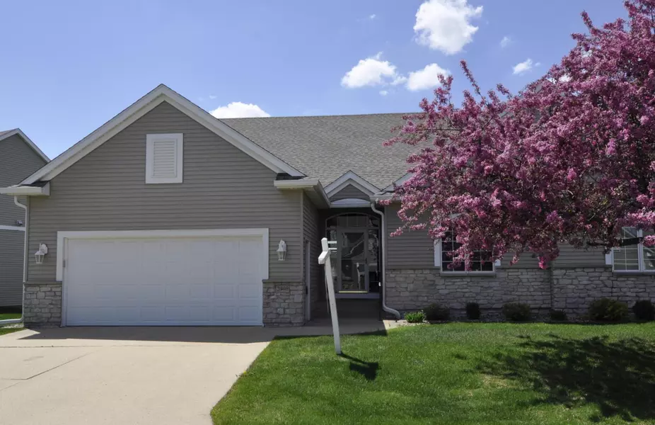 2308 Coral CT NE, Rochester, MN 55906