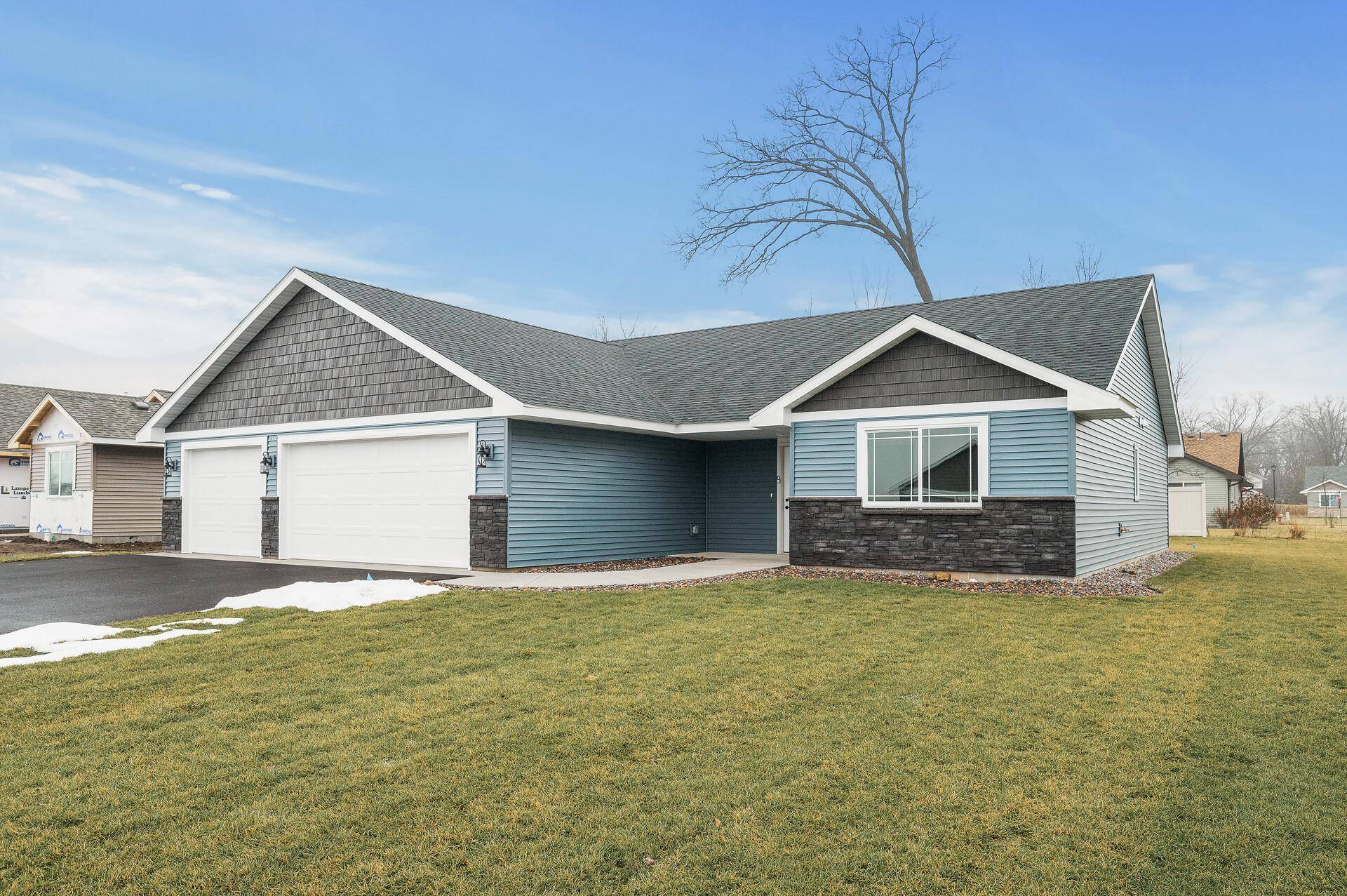 38578 Hawthorne AVE, North Branch, MN 55056