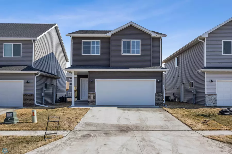 6059 8th ST W, West Fargo, ND 58078