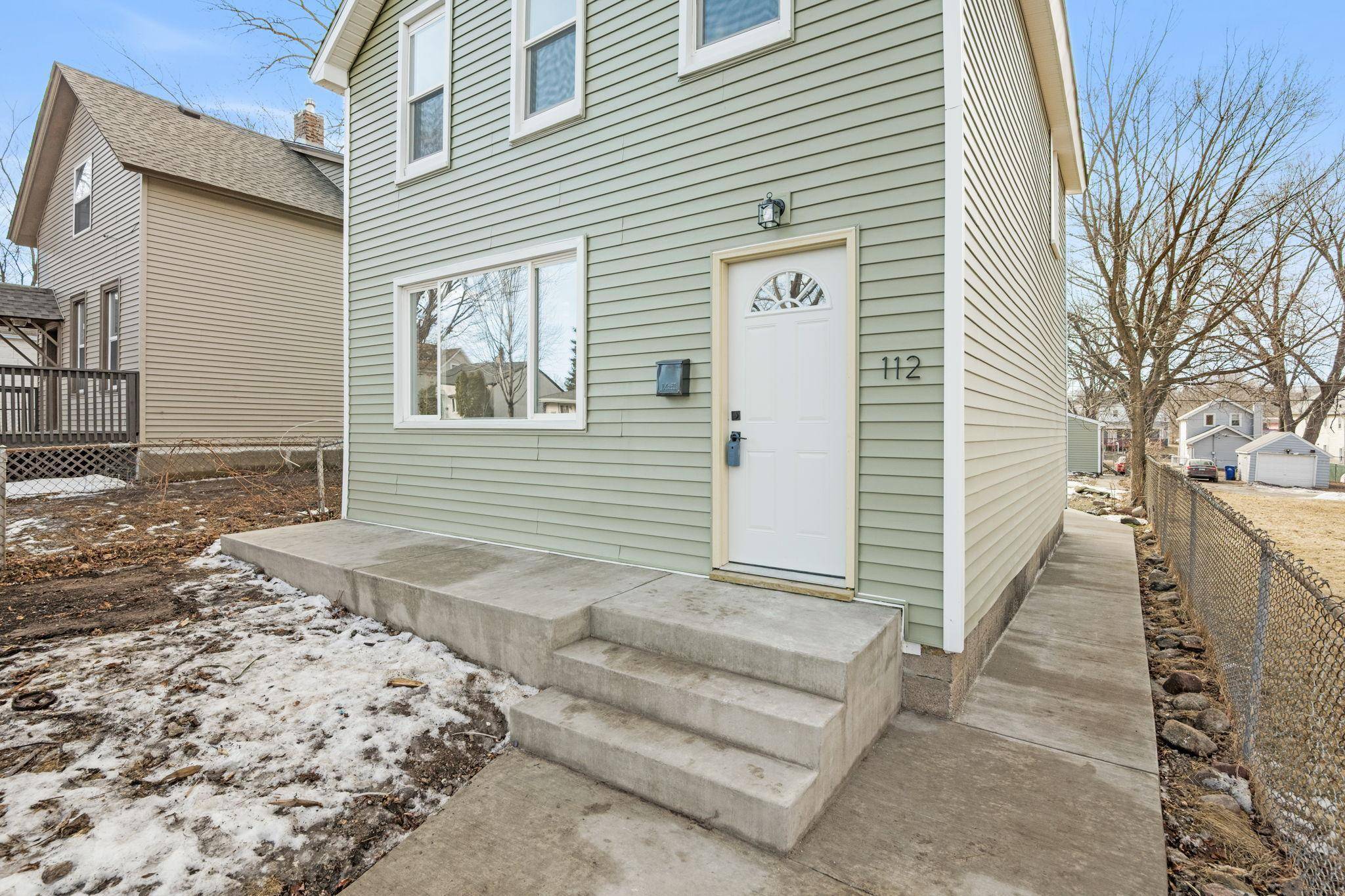 Saint Paul, MN 55117,112 Sycamore ST E