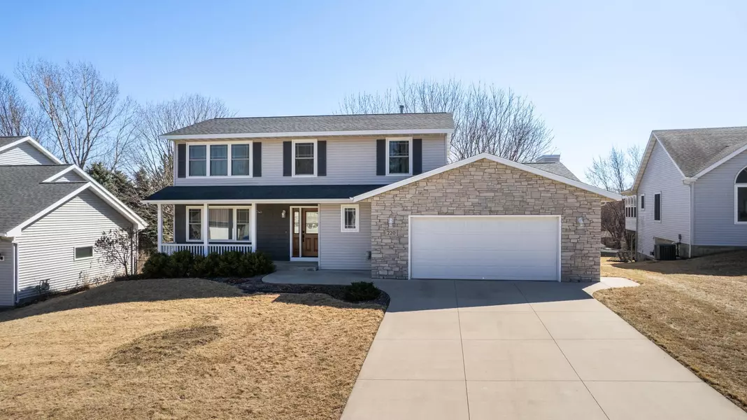 220 9th ST NE, Byron, MN 55920