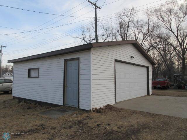 Jamestown, ND 58401,506 3rd AVE NW