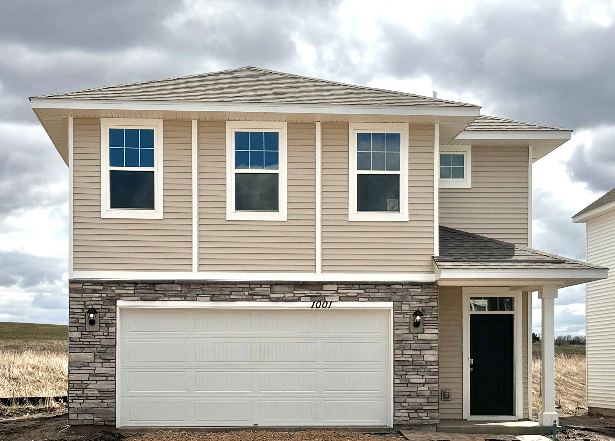 1001 Stone Creek DR, Jordan, MN 55352