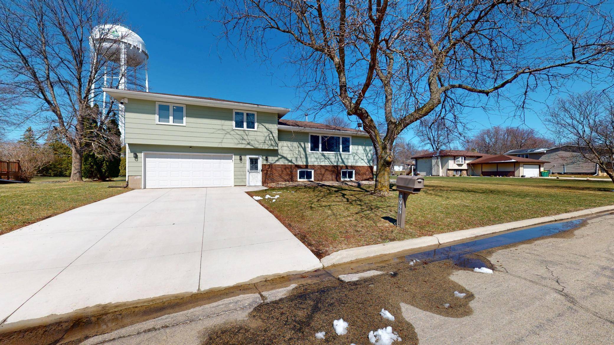 1722 Canary DR, Albert Lea, MN 56007