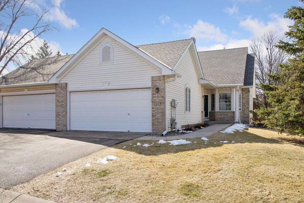 7274 Bordner DR, Inver Grove Heights, MN 55076