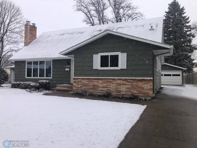 2902 3rd ST N, Fargo, ND 58102