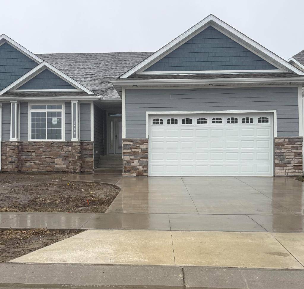 1525 Alexander RD NE, Rochester, MN 55906